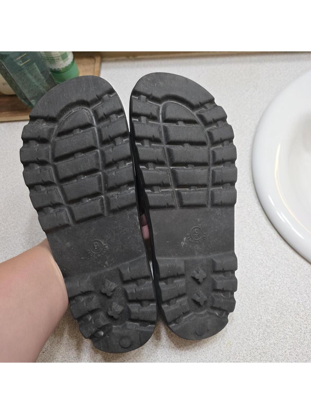 Old Navy Black Slip-On Slide Sandals Size 9 - Picture 5 of 6